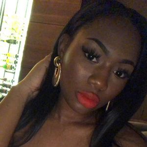 Meet your Posher, Alexus